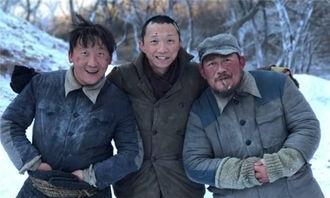 黄皮子坟吃瓜群众的大妈